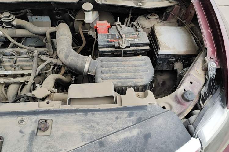 Used Soueast DX7 2015 1.5T Automatic Luxury Model Engine Bay Left