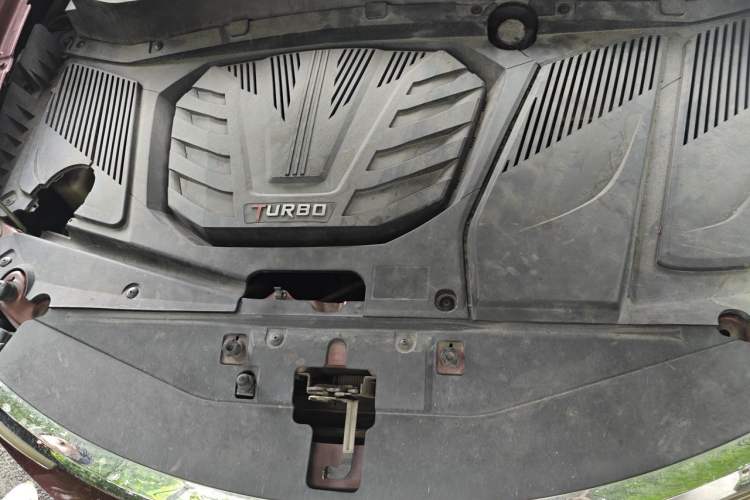 Used Soueast DX7 2015 1.5T Automatic Prestige Model Engine Bay