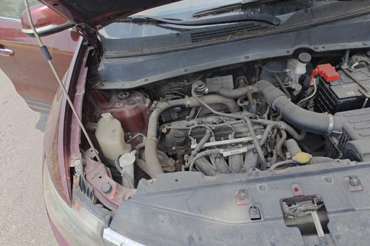 Used Soueast DX7 2015 1.5T Automatic Luxury Model Engine Bay Right
