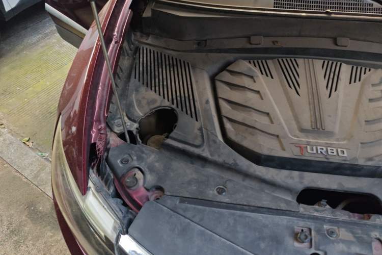 Used Soueast DX7 2015 1.5T Automatic Luxury Model Engine Bay Right