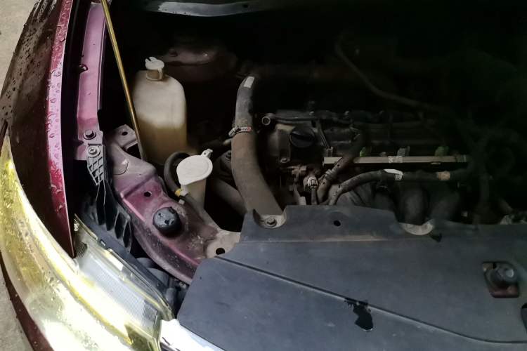 Used Soueast DX7 2015 1.5T Automatic Luxury Model Engine Bay Right