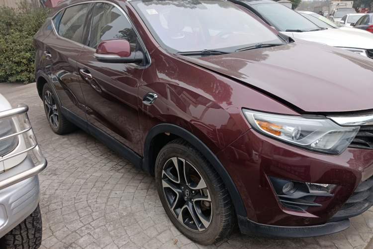 Used Soueast DX7 2015 1.5T Automatic Luxury Model Exterior 1