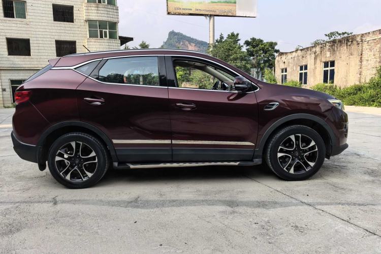 Used Soueast DX7 2015 1.5T Manual Luxury Model Exterior 4