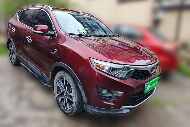 Used Soueast DX7 2015 1.5T Manual Luxury Model Front Right 45 Deg