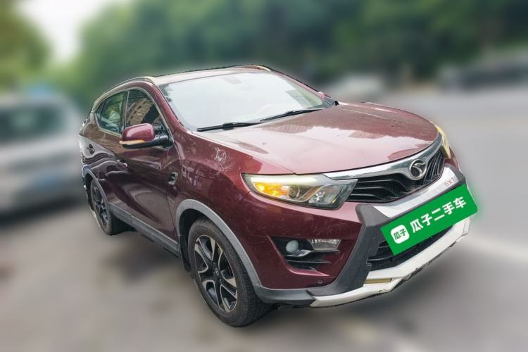 Used Soueast DX7 2015 1.5T Manual Luxury Model Front Right 45 Deg
