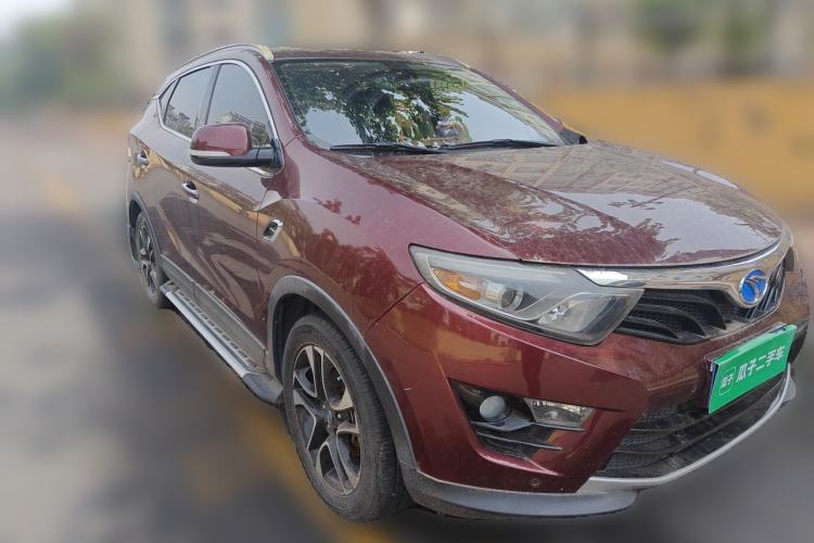 Used Soueast DX7 2015 1.5T Automatic Luxury Model Front Right 45 Deg