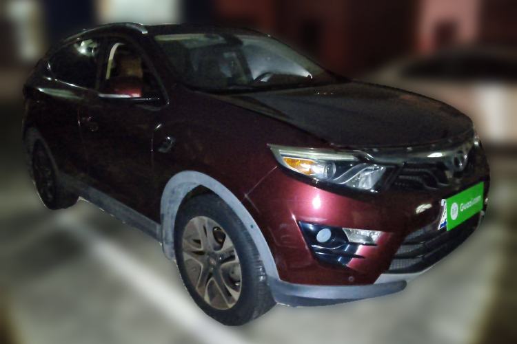 Used Soueast DX7 2015 1.5T Automatic Prestige Model Front Right 45 Deg