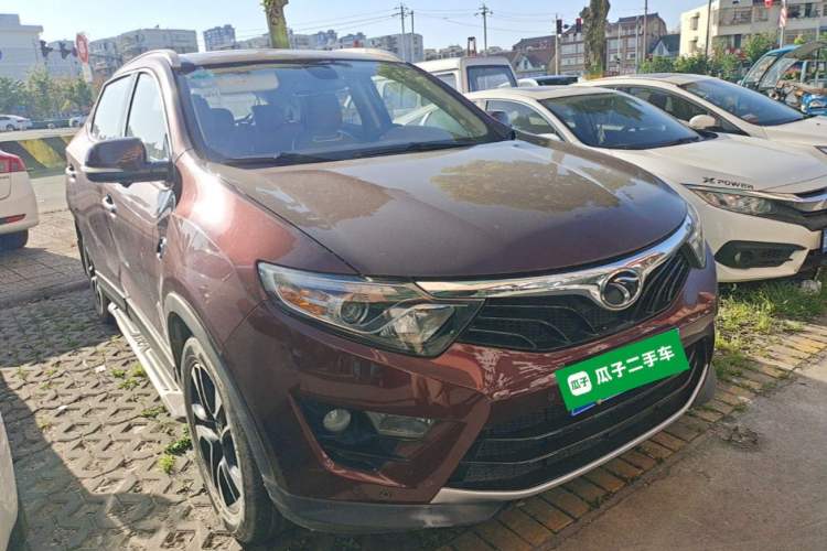 Used Soueast DX7 2015 1.5T Manual Luxury Model Front Right 45 Deg