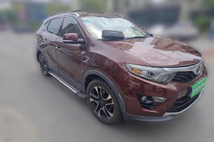 Used Soueast DX7 2015 1.5T Automatic Luxury Model Front Right 45 Deg