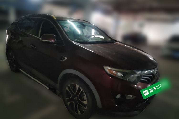 Used Soueast DX7 2015 1.5T Manual Luxury Model Front Right 45 Deg