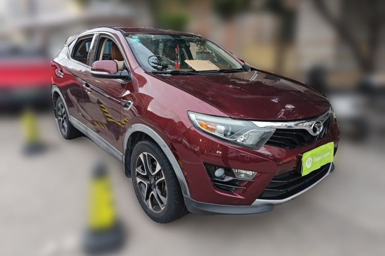 Used Soueast DX7 2015 1.5T Manual Elite Model Front Right 45 Deg