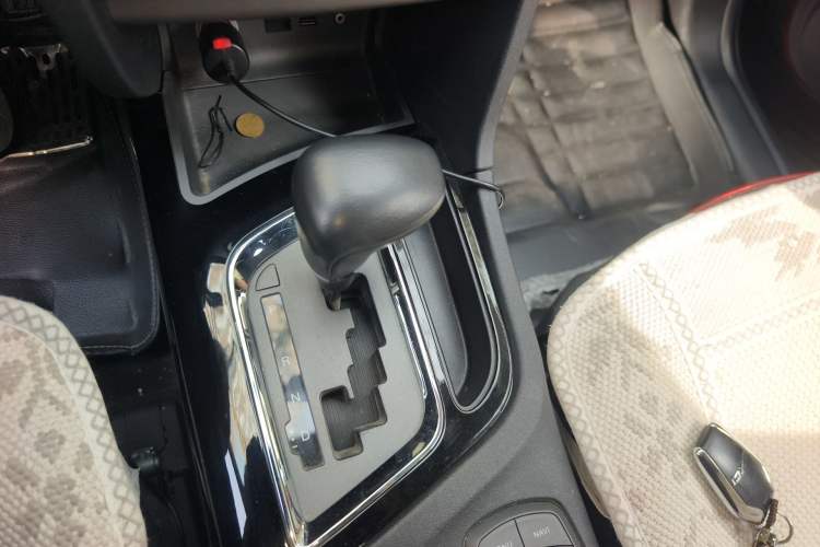 Used Soueast DX7 2015 1.5T Automatic Luxury Model Gear Lever