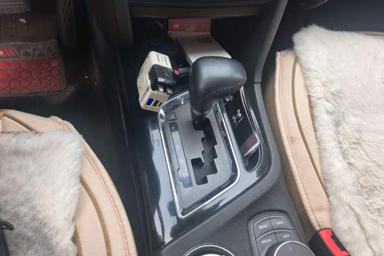 Used Soueast DX7 2015 1.5T Automatic Luxury Model Gear Lever