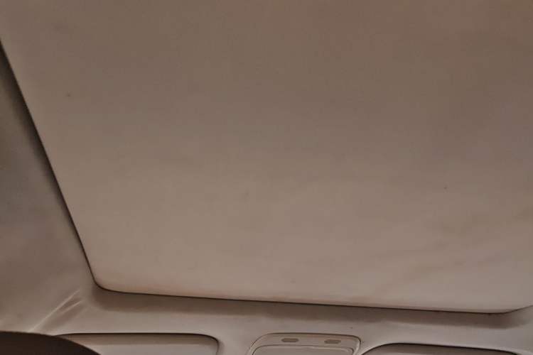 Used Soueast DX7 2015 1.5T Manual Luxury Model Headliner