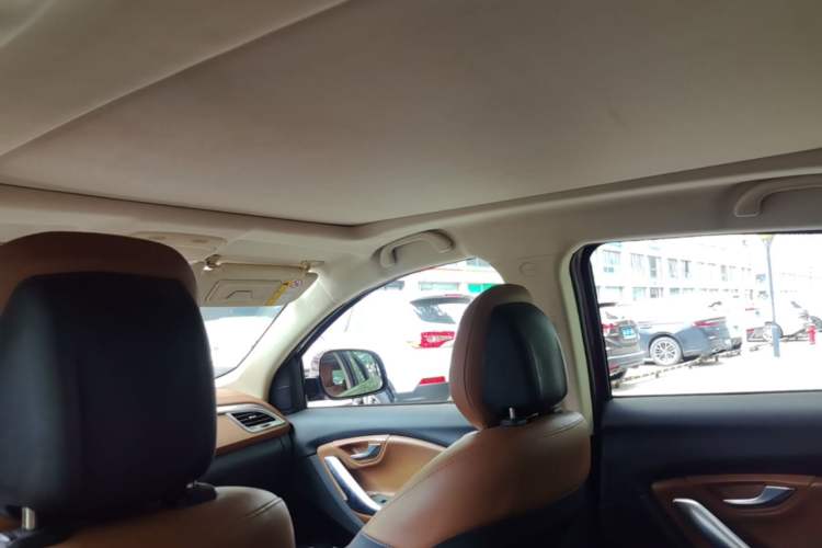 Used Soueast DX7 2015 1.5T Automatic Luxury Model Headliner