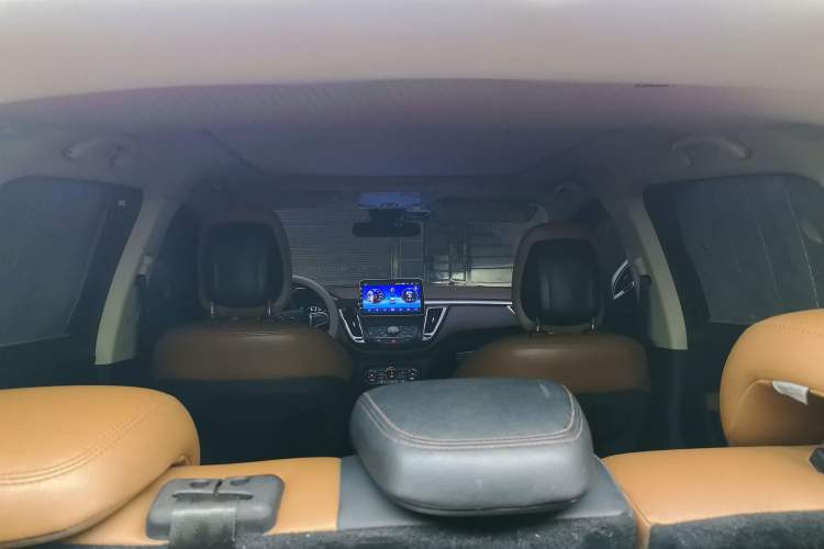 Used Soueast DX7 2015 1.5T Automatic Luxury Model Headliner