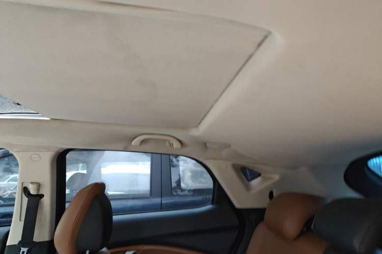Used Soueast DX7 2015 1.5T Automatic Luxury Model Headliner