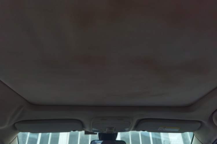 Used Soueast DX7 2015 1.5T Manual Luxury Model Headliner