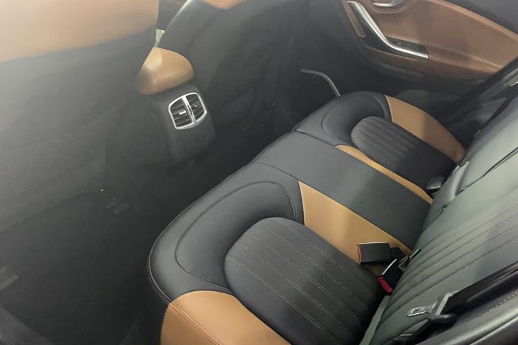 Used Soueast DX7 2015 1.5T Automatic Luxury Model Interior 3