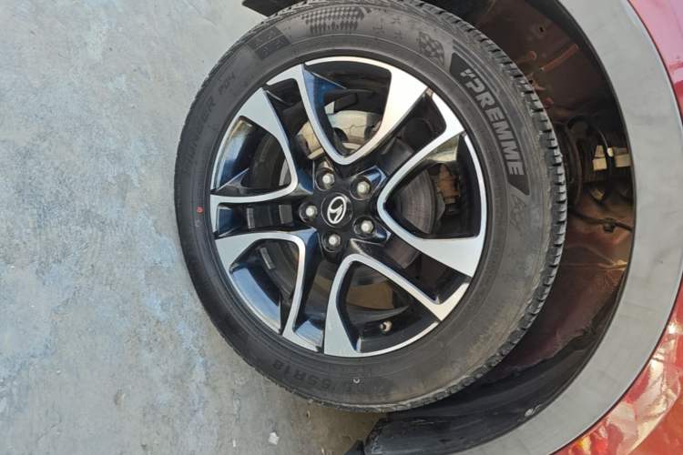 Used Soueast DX7 2015 1.5T Manual Luxury Model Left Front Wheel Hub
