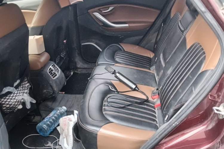 Used Soueast DX7 2015 1.5T Automatic Luxury Model Left Rear Seat
