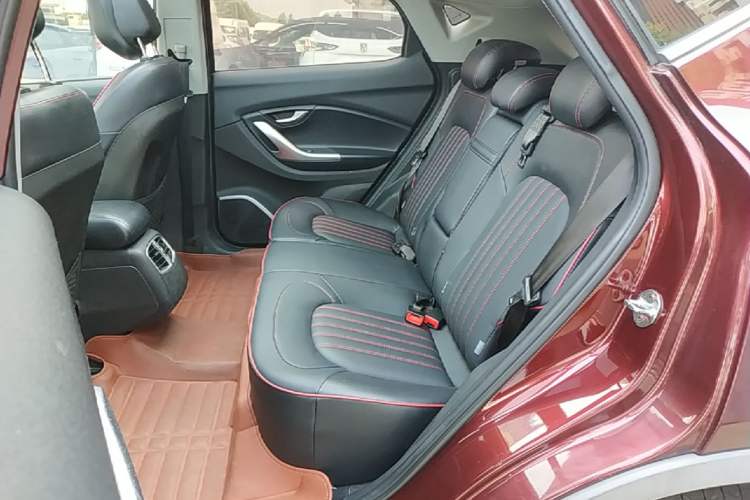 Used Soueast DX7 2015 1.5T Automatic Luxury Model Left Rear Seat