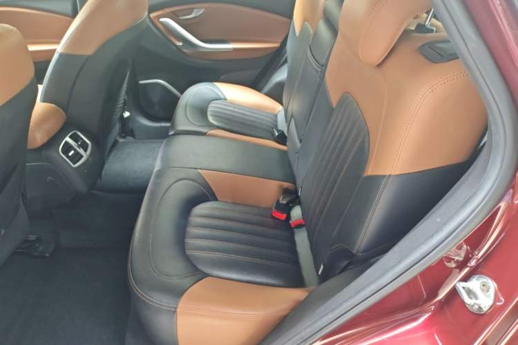 Used Soueast DX7 2015 1.5T Automatic Elite Model Left Rear Seat