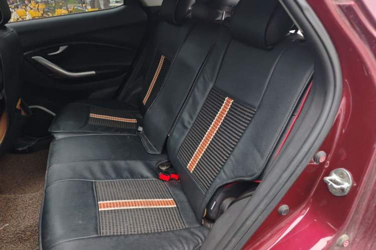 Used Soueast DX7 2015 1.5T Manual Luxury Model Left Rear Seat