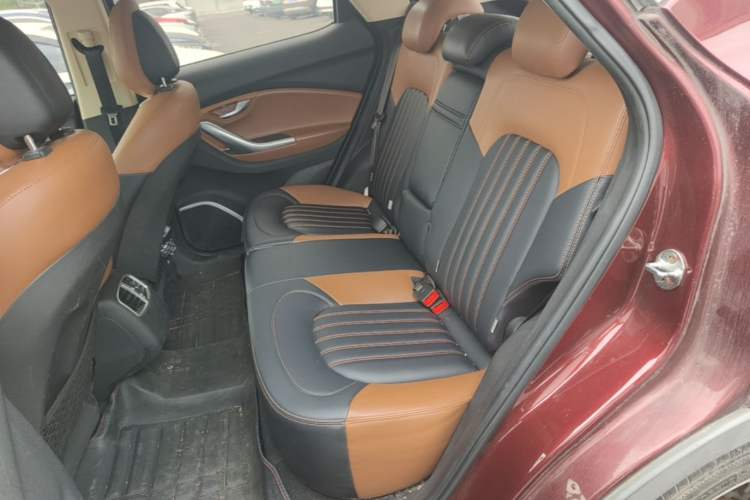Used Soueast DX7 2015 1.5T Automatic Luxury Model Left Rear Seat