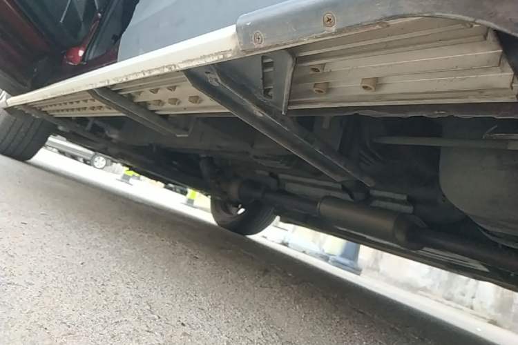 Used Soueast DX7 2015 1.5T Automatic Luxury Model Left Side Sill