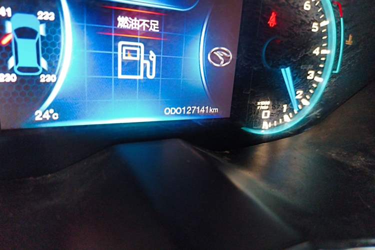 Used Soueast DX7 2015 1.5T Manual Luxury Model Odometer Close Up