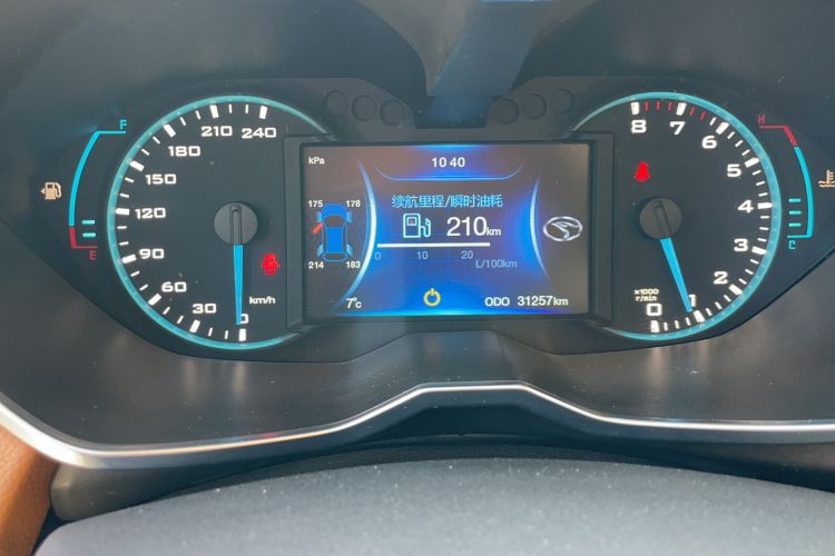 Used Soueast DX7 2015 1.5T Manual Luxury Model Odometer Close Up