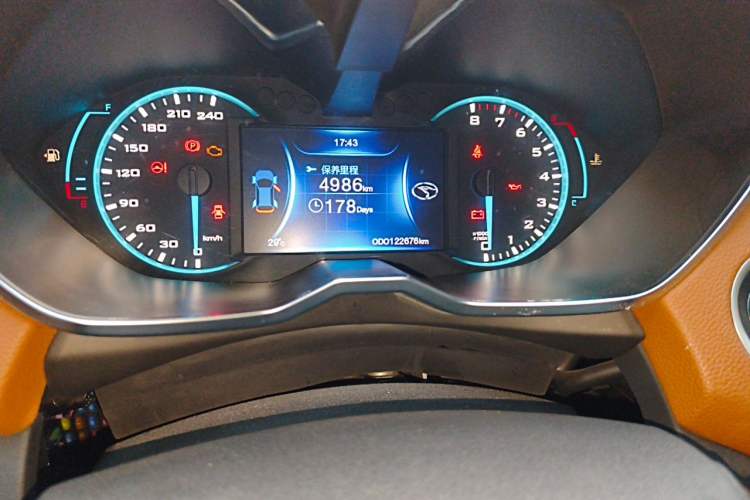 Used Soueast DX7 2015 1.5T Manual Elite Model Odometer Close Up