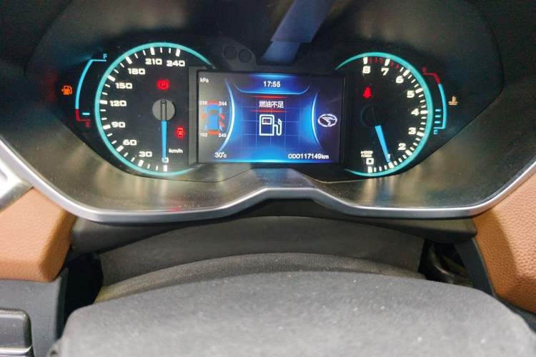 Used Soueast DX7 2015 1.5T Manual Luxury Model Odometer Close Up