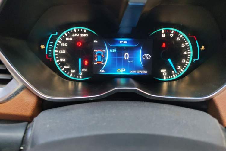 Used Soueast DX7 2015 1.5T Automatic Luxury Model Odometer Close Up