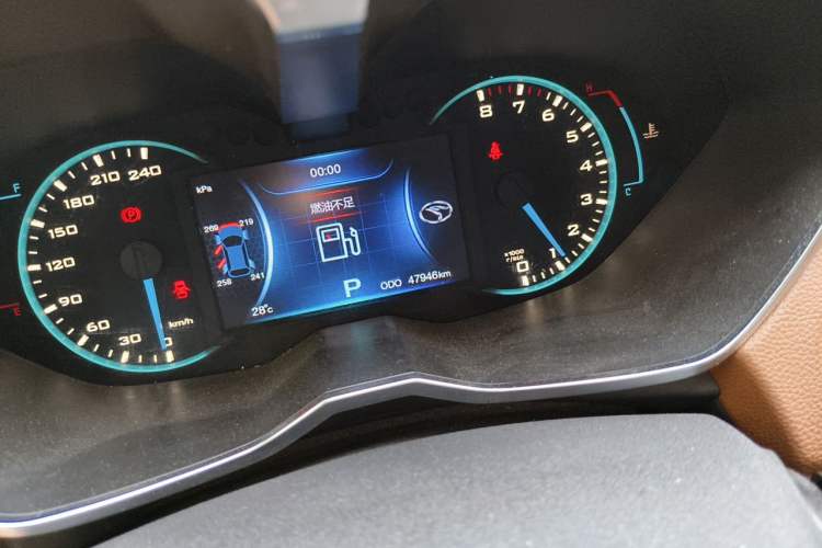 Used Soueast DX7 2015 1.5T Automatic Luxury Model Odometer Close Up