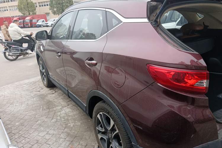 Used Soueast DX7 2015 1.5T Automatic Luxury Model Rear Left 45 Deg