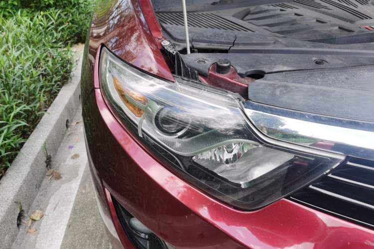 Used Soueast DX7 2015 1.5T Automatic Prestige Model Right Front Headlight