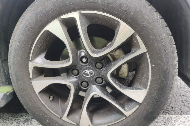 Used Soueast DX7 2015 1.5T Automatic Prestige Model Right Front Wheel Hub