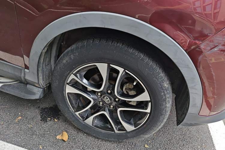 Used Soueast DX7 2015 1.5T Manual Luxury Model Right Front Wheel Hub
