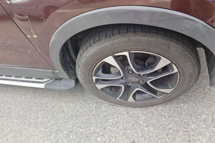Used Soueast DX7 2015 1.5T Automatic Luxury Model Right Front Wheel Hub