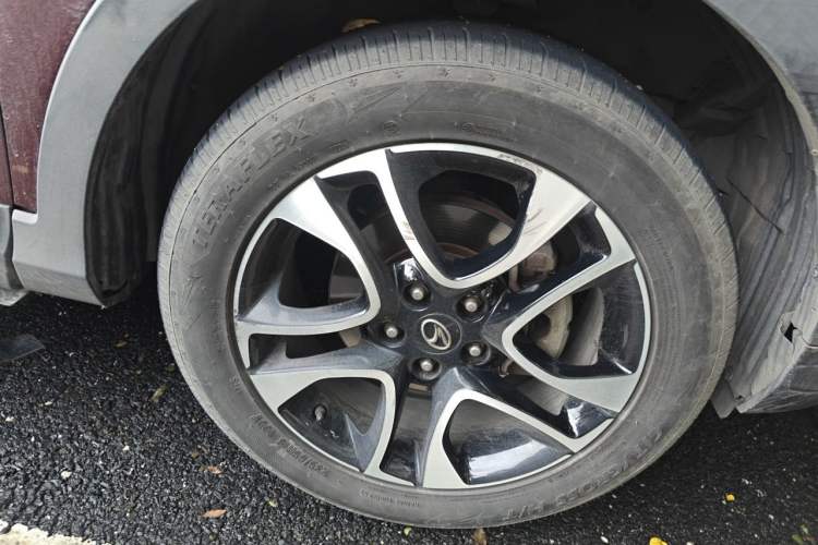 Used Soueast DX7 2015 1.5T Automatic Prestige Model Right Front Wheel Hub