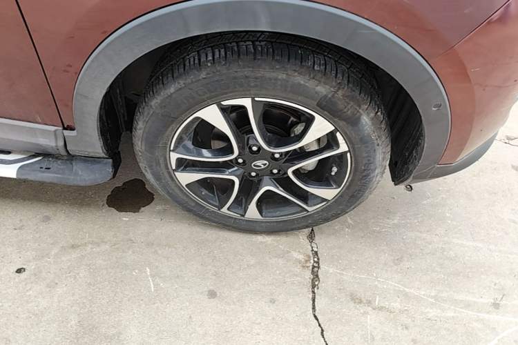 Used Soueast DX7 2015 1.5T Automatic Luxury Model Right Front Wheel Hub