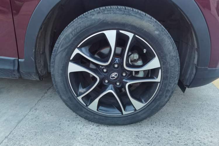 Used Soueast DX7 2015 1.5T Manual Luxury Model Right Front Wheel Hub
