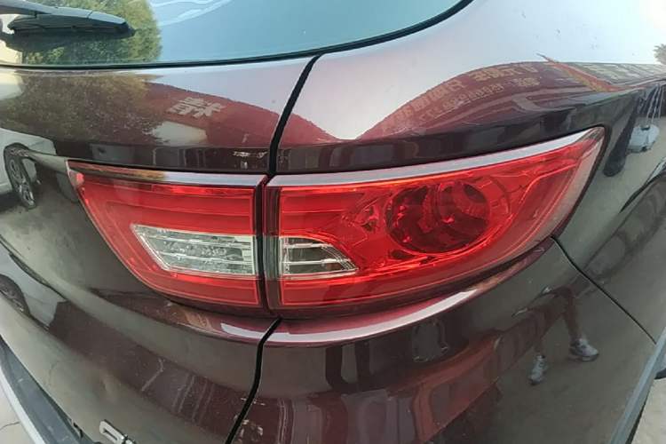 Used Soueast DX7 2015 1.5T Automatic Luxury Model Right Rear Taillight
