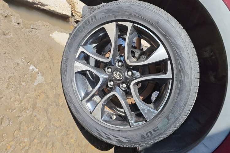 Used Soueast DX7 2015 1.5T Manual Luxury Model Right Rear Wheel Hub