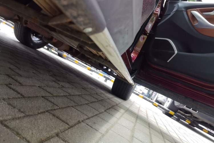 Used Soueast DX7 2015 1.5T Automatic Luxury Model Right Side Sill