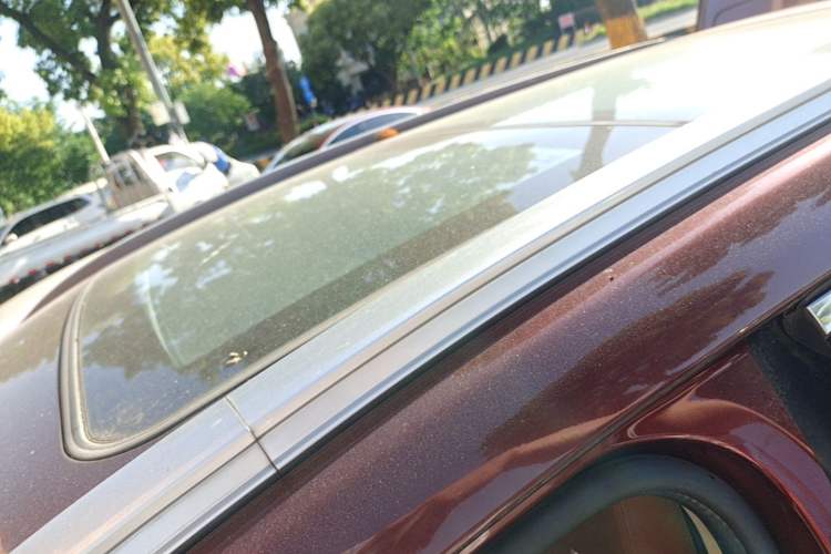 Used Soueast DX7 2015 1.5T Manual Luxury Model Roof