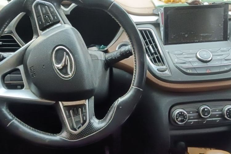 Used Soueast DX7 2015 1.5T Automatic Luxury Model Steering Wheel