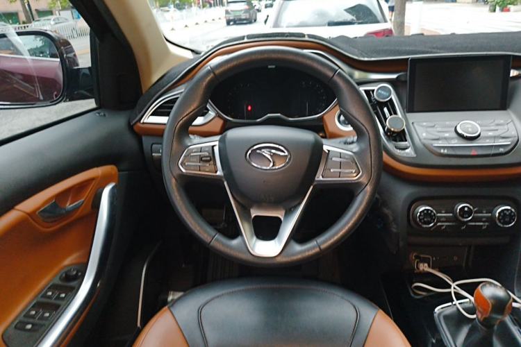Used Soueast DX7 2015 1.5T Manual Elite Model Steering Wheel